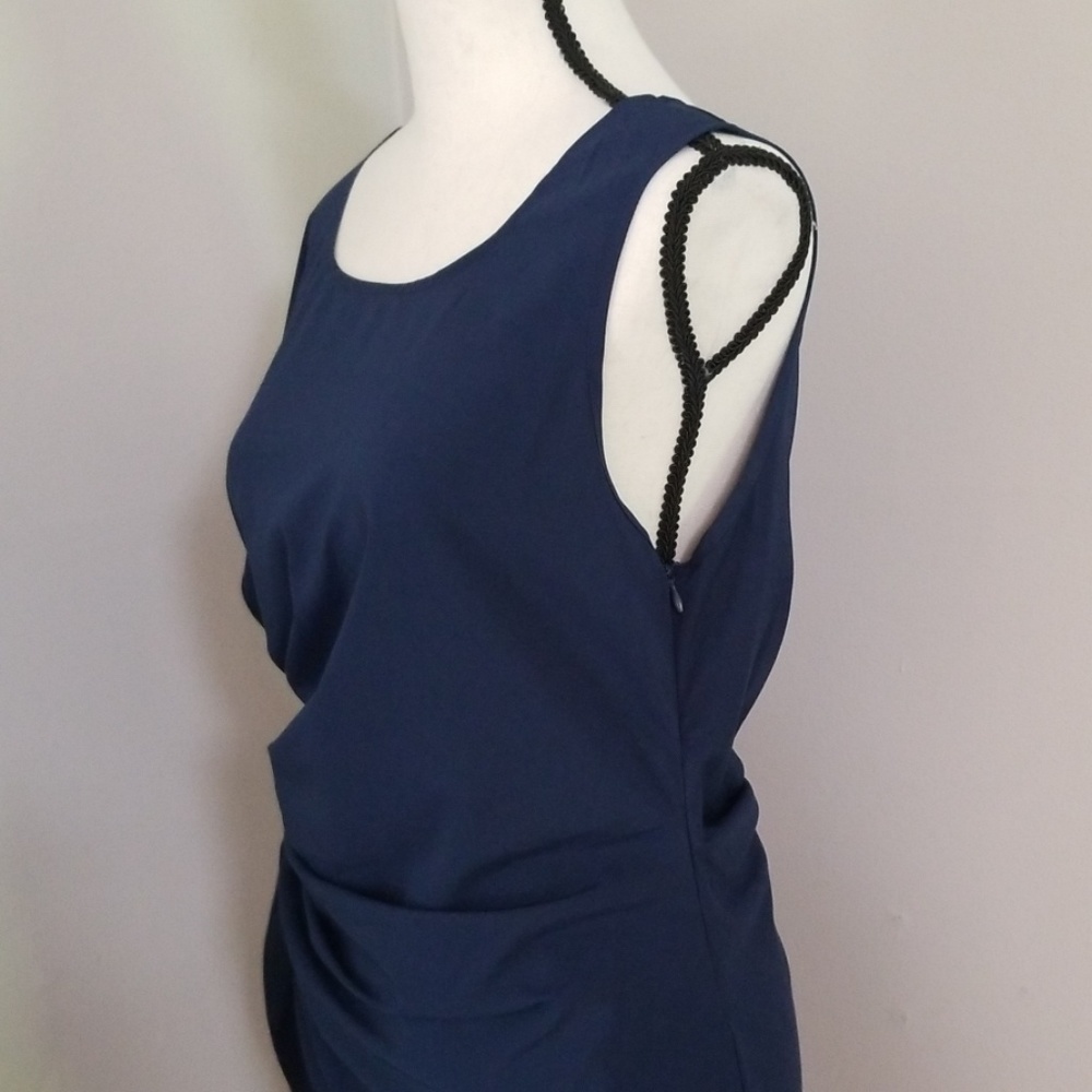 Dress - Picture 4 of 4